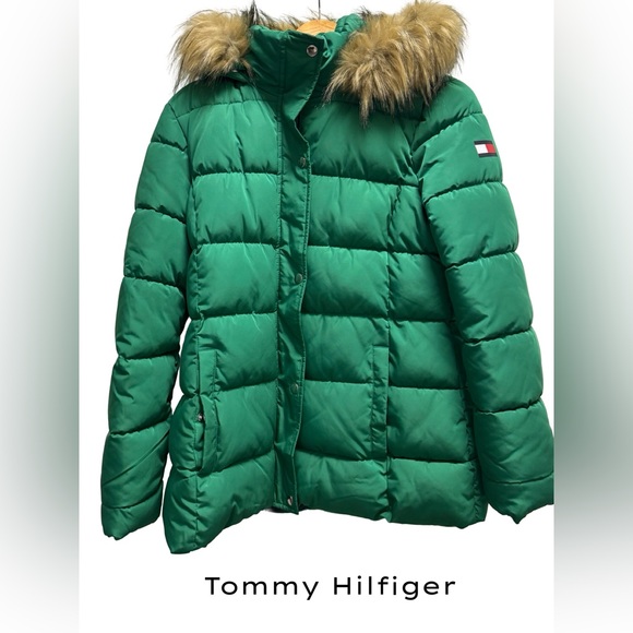 Tommy Hilfiger Jackets & Blazers - Tommy Hilfiger green hoodie puffer jacket - size M - Excellent Condition.